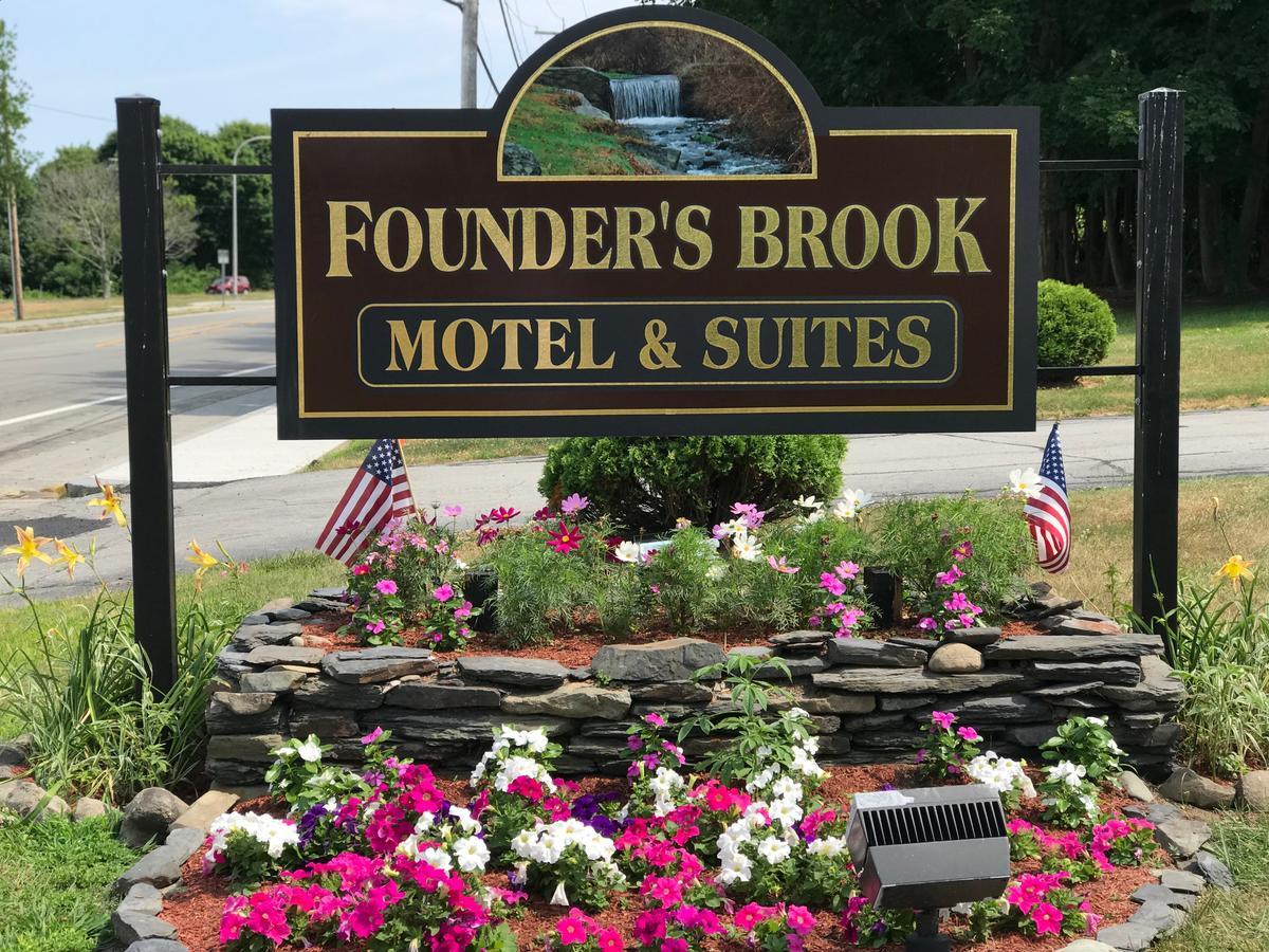Founder'S Brook Motel And Suites Portsmouth Bagian luar foto